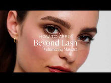 Last inn og spel av video i Gallerivisninga, Beyond Lash™ Volumizing Mascara
